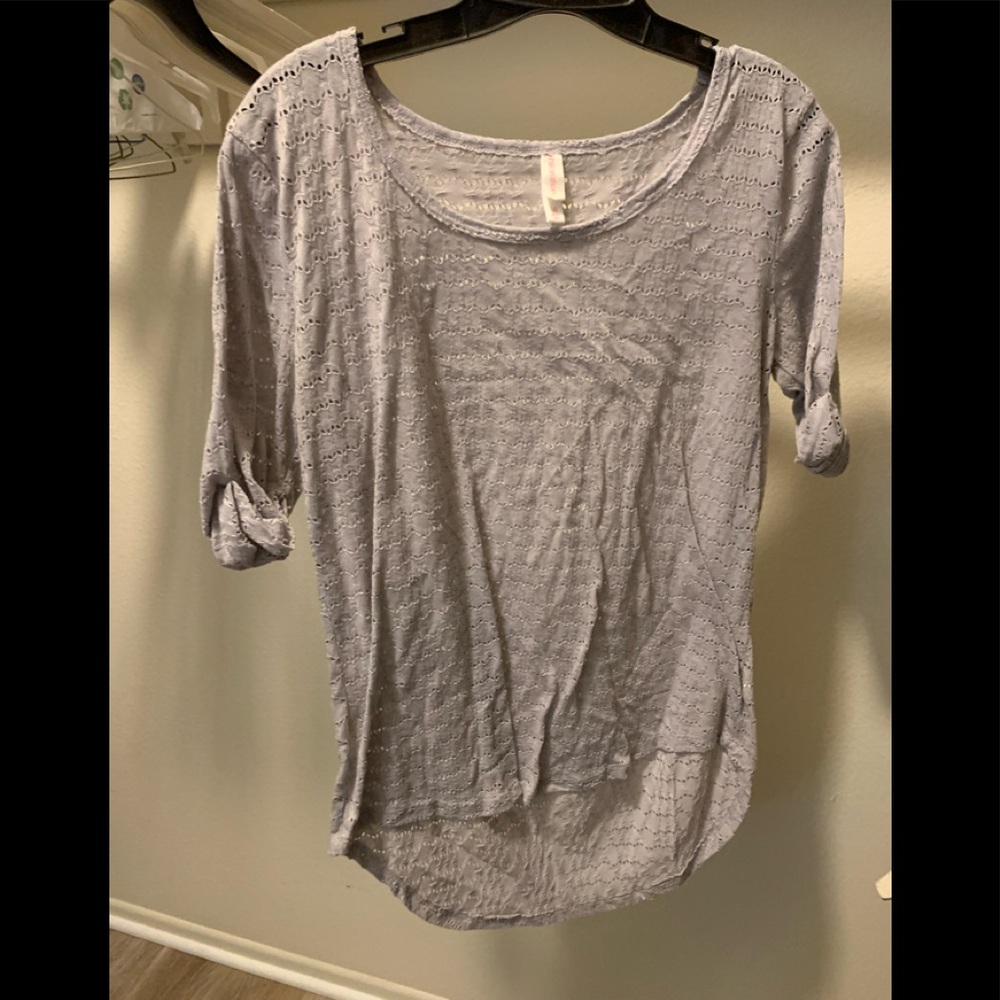 Large gray Xhilaration t-shirt blouse with small Joel cutouts